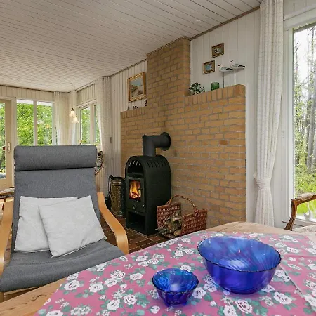 4 Person In L Gst R Hotel Løgsted